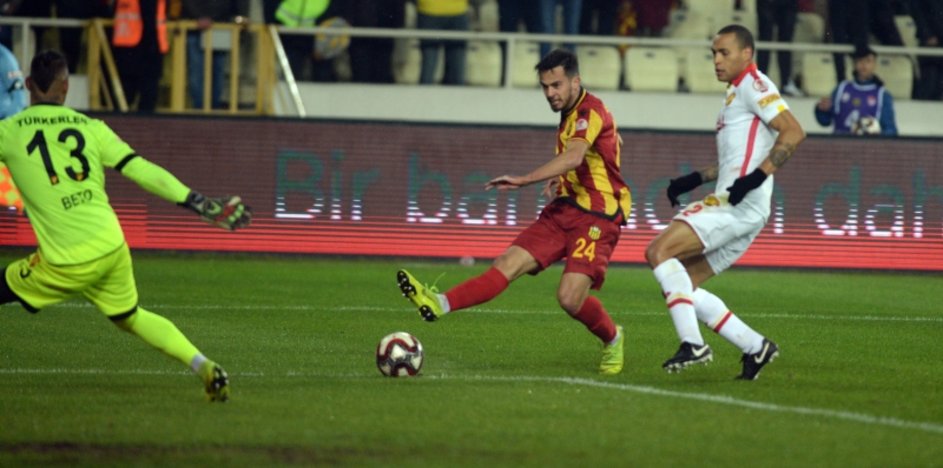 Yeni Malatyaspor - Göztepe maçından kareler