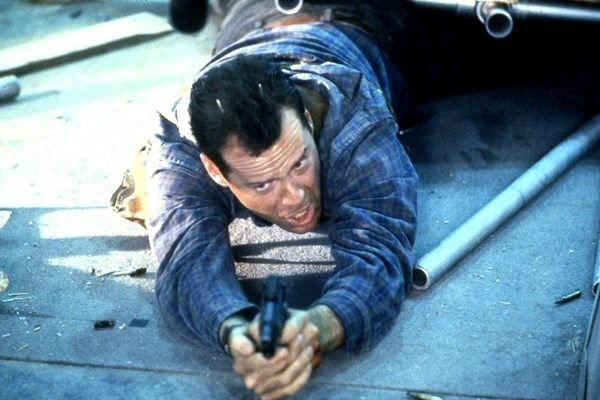 zor-olum-2-die-hard-2-filminin-konusu-ne-zor-olum-2-oyunculari-kim-ne-zaman-cekildi-1747901302667.jpeg