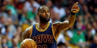 LeBron James’in evine ırkçı saldırı