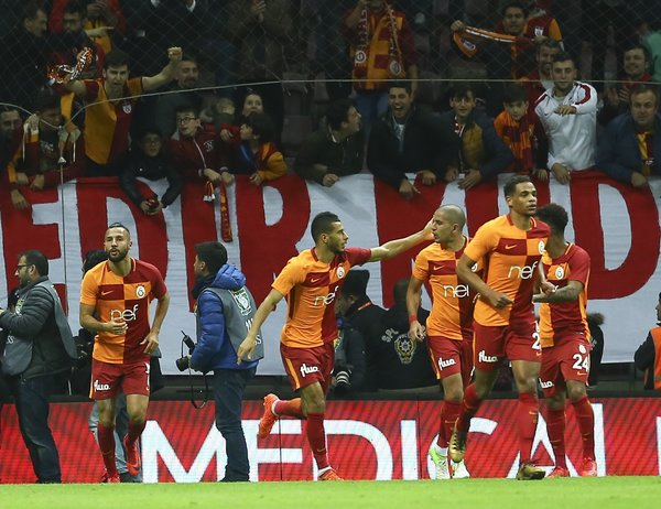 Spor yazarları G.Saray'ın galibiyetini yazdı