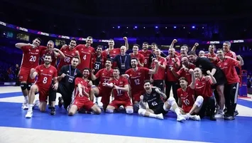 Efeler Sırbistan'ı rahat devirdi!