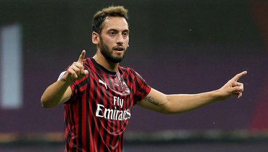Hakan Çalhanoğlu transfer iddiaları sonrası açıklama yaptı!