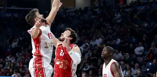 Devlerin geçidi