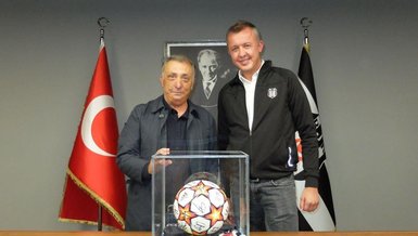 Başkan Çebi'den imzalı top