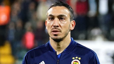 Fenerbahçe ve PSG'nin eski golcüsü Mevlüt Erdinç futbolu bıraktığını açıkladı