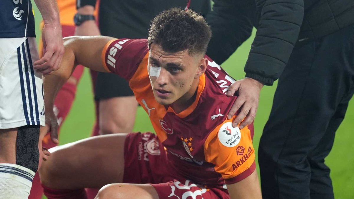 Üzgün ve pişmanım