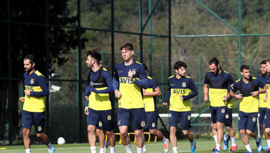 Fenerbahçe, Kayserispor maçı hazırlıklarını Riva'da sürdürüyor