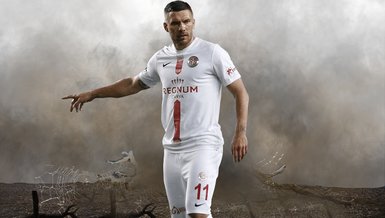 Son dakika spor haberi: Antalyaspor'da Podolski ve 3 futbolcuyla yollar ayrıldı!