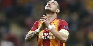 Cimbom'un 100. golü Sneijder'den