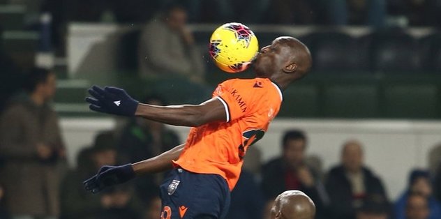 Demba Ba eski takımına gol attı sevinmedi