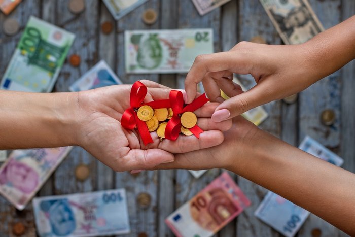 canli-altin-fiyatlari-8-mayis-gram-ceyrek-altin-ne-kadar-guncel-altin-ve-dolar-kuru-1746673976125.jpg