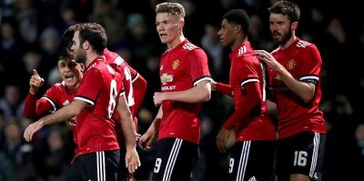 Manchester United farklı kazandı