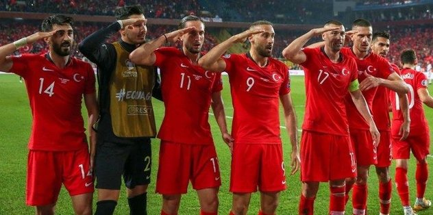 A Milli Takım futbolcularından Mehmetçik'e destek