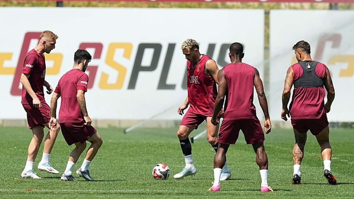 Galatasaray'ın kamp kadrosu açıklandı! Galatasaray'ın kamp kadrosu açıklandı!