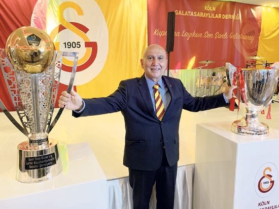 Galatasaray Dan Cakma Kutlama Son Dakika Galatasaray Haberleri Fotomac
