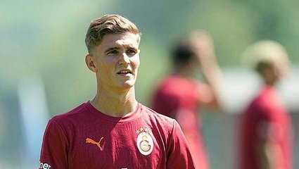 Galatasaray'ın yeni transferi Elias Jelert: Taraftarımız için oynamayı dört gözle bekliyorum