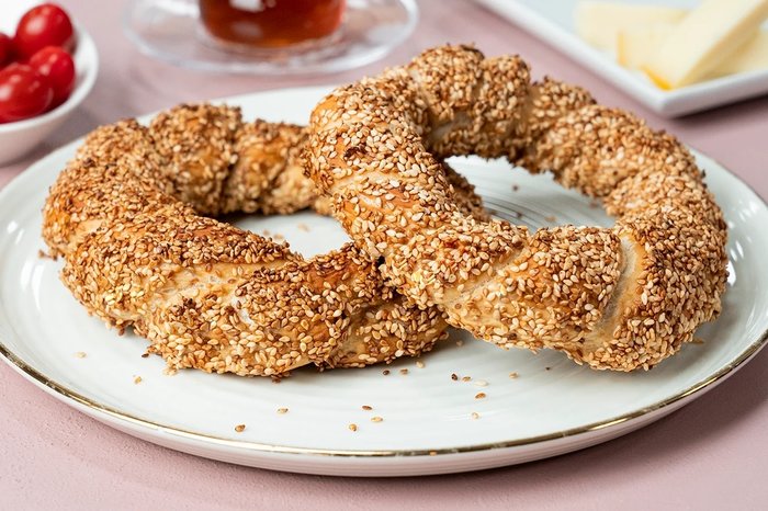simit-tarifi-evde-kolay-simit-nasil-yapilir-hangi-malzemeler-kullanilir-gevrek-sokak-simidi-tarifi-1701673484552.jpeg