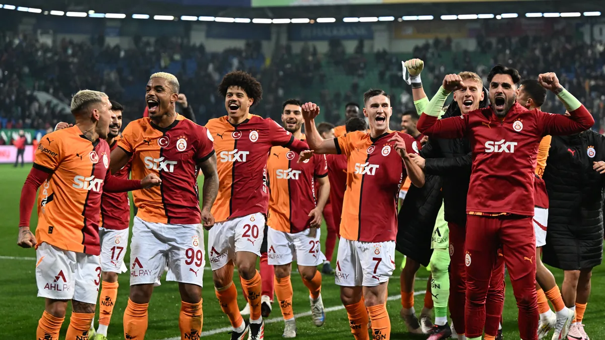 Galatasaray'da karar verildi! Yıldız isme yeni sözleşme