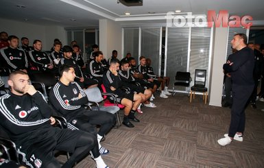 Abdullah Avcı Beşiktaş’ta oyuncularla vedalaştı!