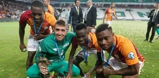 Onlardan vazgeçemiyor