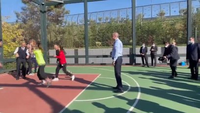 >Başkan Erdoğan gençlerle basketbol oynadı
