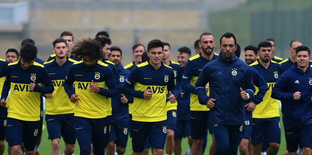 Fenerbahçe'de kampın yıldızı o isim oldu!