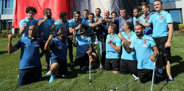 ''Bu milli ruh diğerlerine örnek olsun''