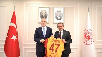 Özbek’ten ziyaretler