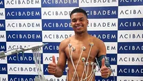 54 ülkeden futbolcu aldı