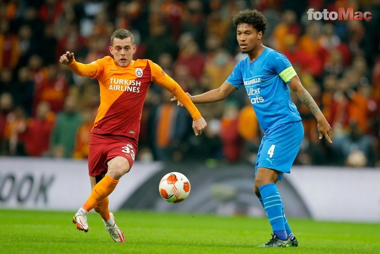 Galatasaray'dan Al Ittihad Kalba'ya transfer olan Alexandru Cicaldau'ya eleştri! Kariyerinin sonuna geldi"