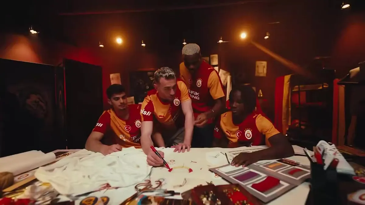 Galatasaray yeni sezon formalarını tanıttı!