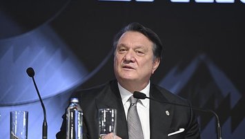 Başkan Arat açılışta