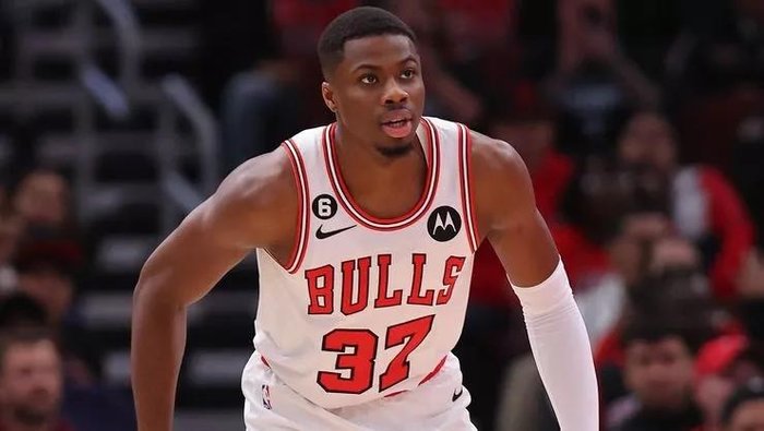 kostas-antetokounmpo-kimdir-kostas-antetokounmpo-nereli-kac-yasinda-oynadigi-takimlar-kariyeri-ve-bilinmeyenle-1671286436231.jpeg