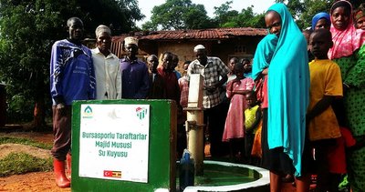 Bursaspor taraftarları Uganda'da su kuyusu açtırdı