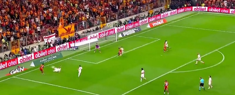 galatasaray-penalti-bekledi-iste-o-pozisyon-1778351848006.jpeg