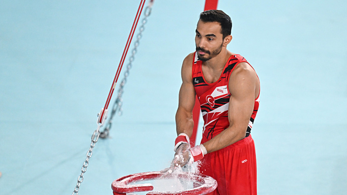 Milli sporcumuz Ferhat Arıcan'dan altın madalya!