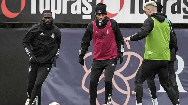 Masuaku geri döndü