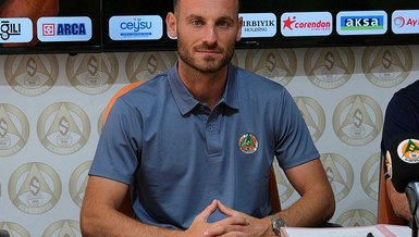 Alanyaspor’a milli stoper