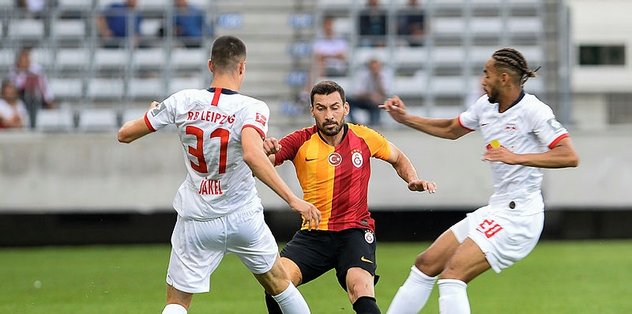 Galatasaray'da yeni transfer Şener Özbayraklı sakatlandı