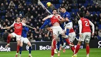 Arsenal zirvedeki yerini korudu!