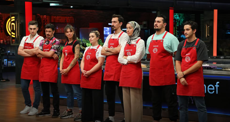 masterchef-turkiyede-kaptanlik-oyununu-kim-kazandi-26-ekim-pazar-gunu-masterchefte-mavi-ve-kirmizi-takim-kapta-1761546306922.png MasterChef Türkiye'de kaptanlık oyununu kim kazandı? 26 Ekim Pazar