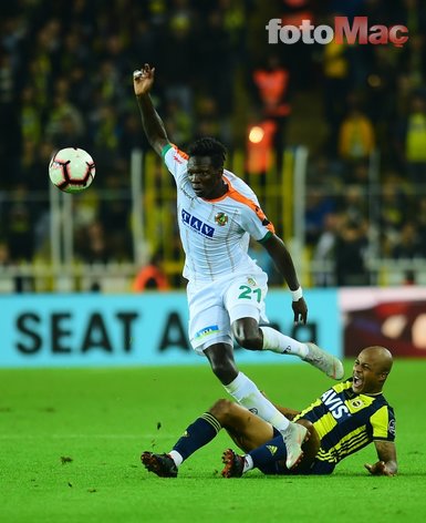 Beşiktaş’a transfer şoku! Yıldız isim Fenerbahçe ile el sıkıştı
