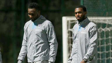 Sturridge ile Mikel ayrıldı