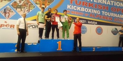 Kick Boksta Balıkesir’li sporcuların büyük başarısı