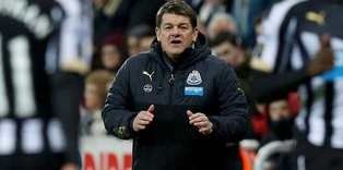 Newcastle United Carver'a emanet