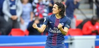 Fransa’da ayın futbolcusu Cavani