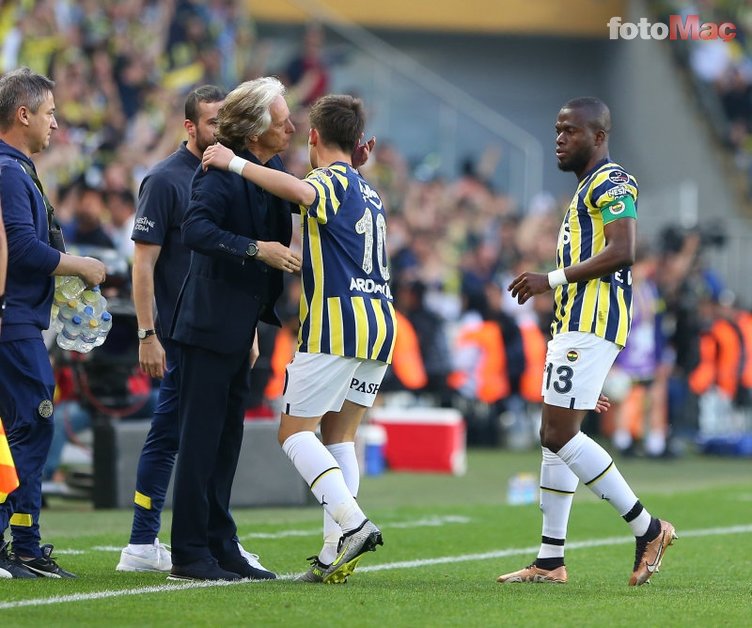 Şampiyonluğu kaptıran Fenerbahçe'de hoca arayışları başladı! Jesus'un yerine sürpriz aday