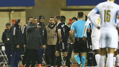 Karabağ Teknik Direktörü Gurban Gurbanov oyuncusunun elle attığı golü iptal ettirdi