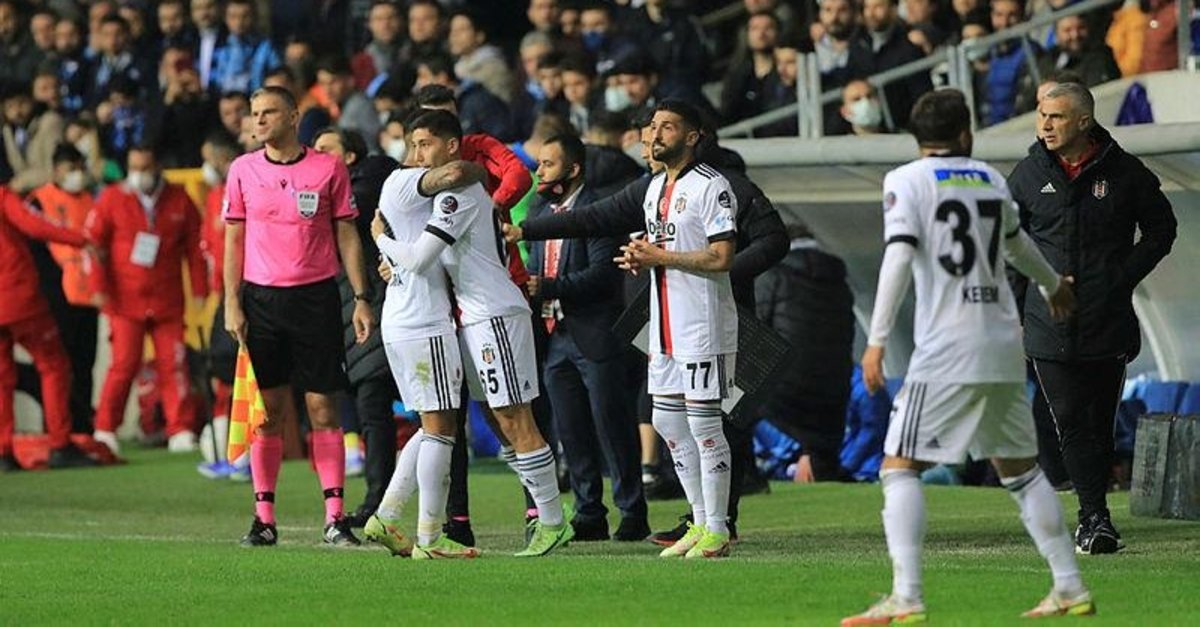 Beşiktaş kan kaybetmeye devam ediyor