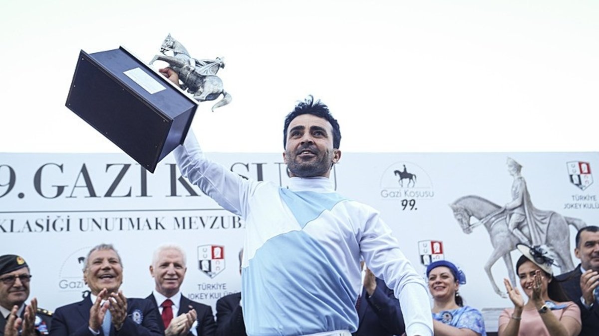 Şampiyonun zafer turu